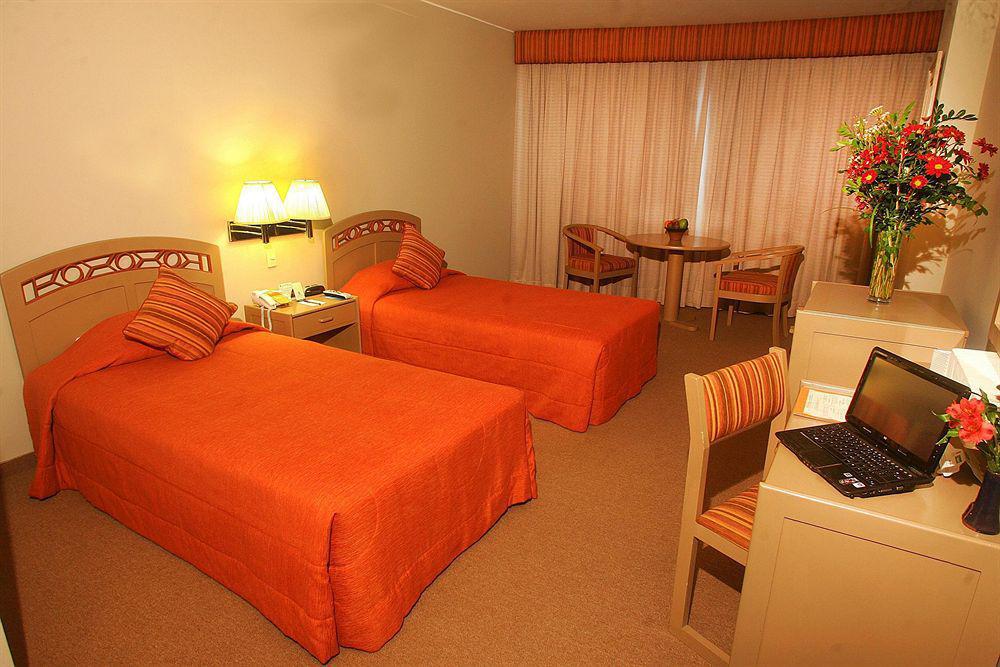 Del Pilar Miraflores Hotel ليما الغرفة الصورة